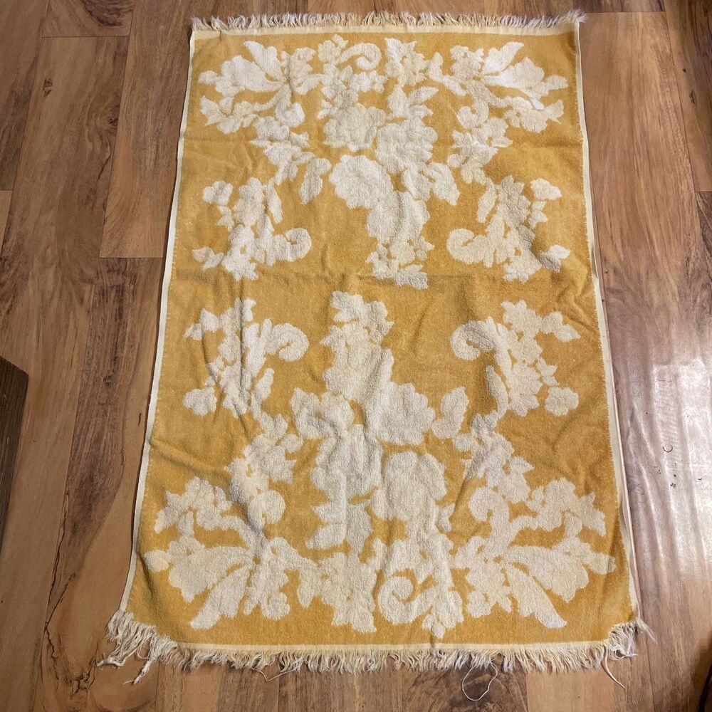 VTG MCM Cannon Monticello Bath Towel Yellow harvest gold Sculpted USA 24X38